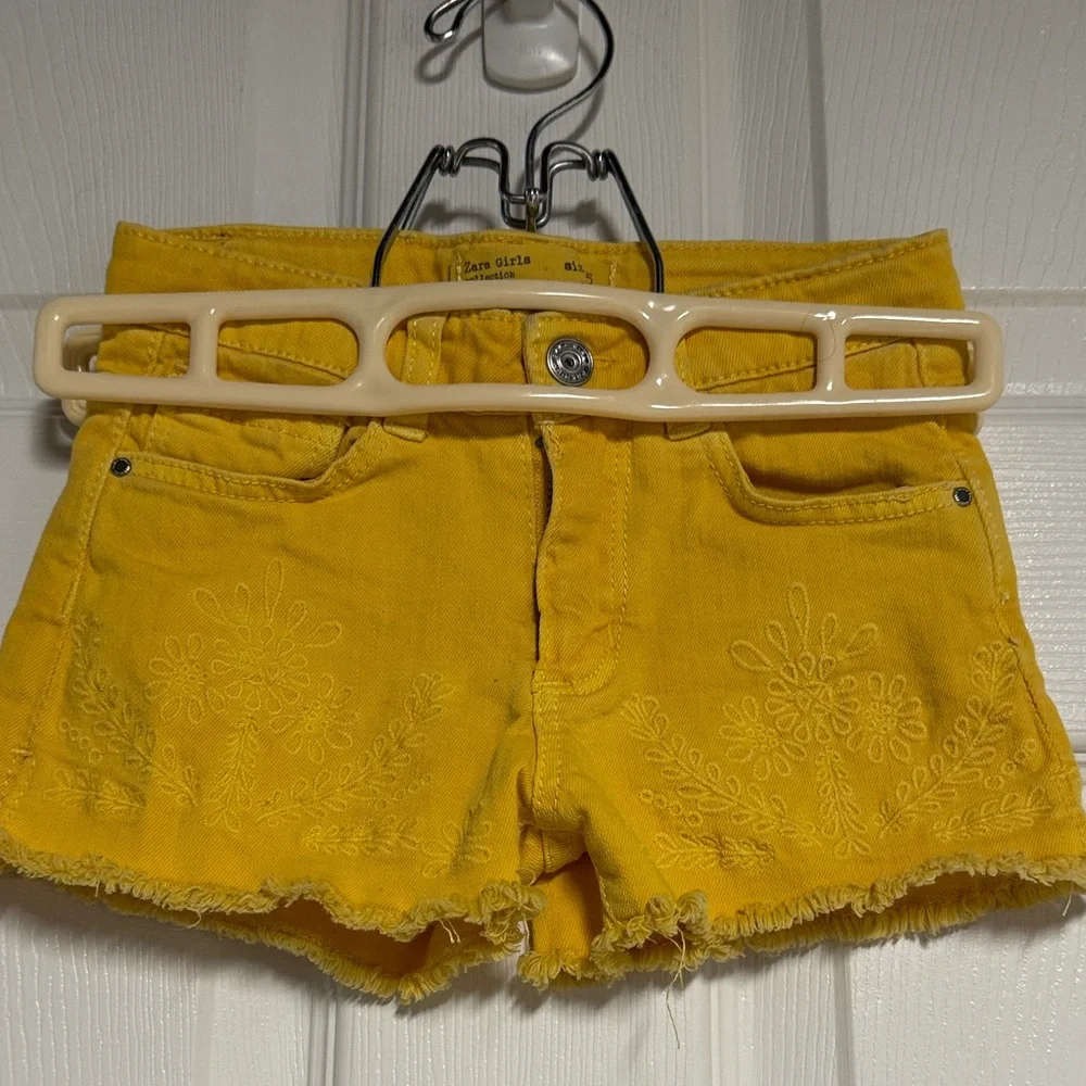 Zara Yellow Embroidered Kids Shorts